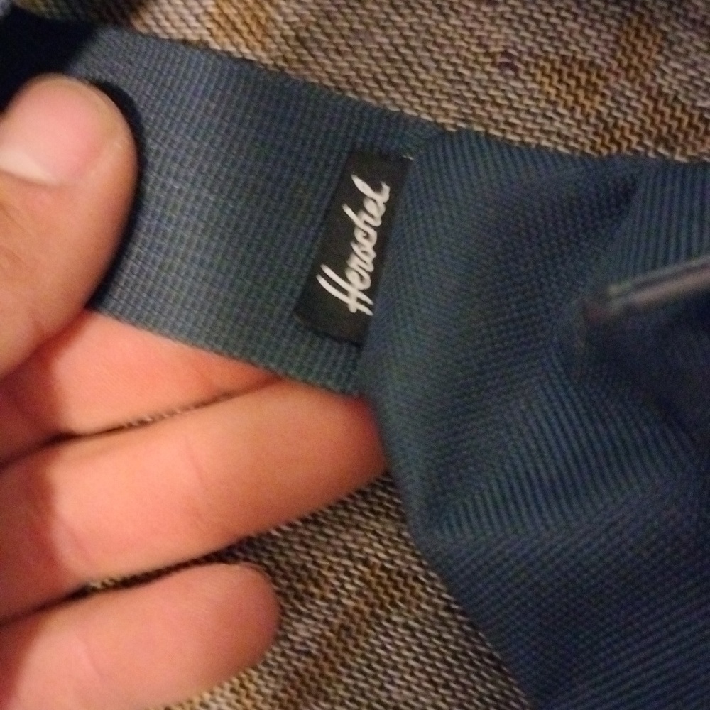 Herschel Supply company bum bag. - Picture 5 of 7